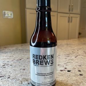 Redken Brews Thickening shampoo
